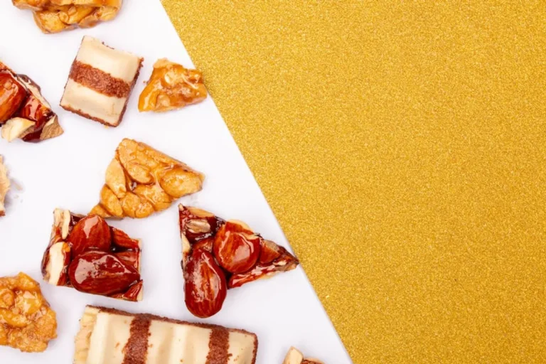 Caramel Honey Highlights: Style Guide, Ideas, Trends, and Inspiration